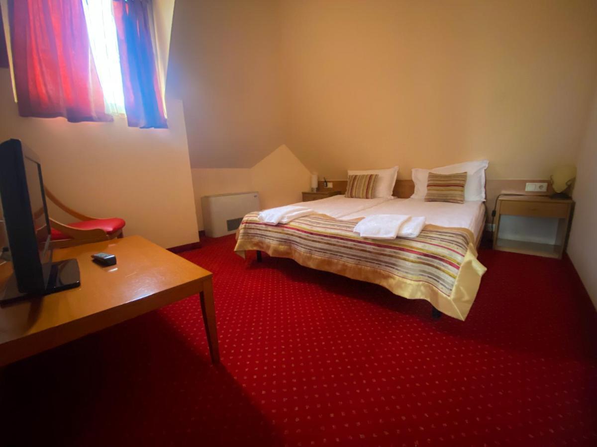 Hotel Alegro Veliko Turnovo Bagian luar foto
